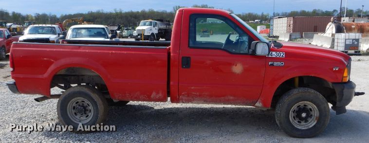 image for item DF3085 2001 Ford F350 Super Duty XL  pickup truck