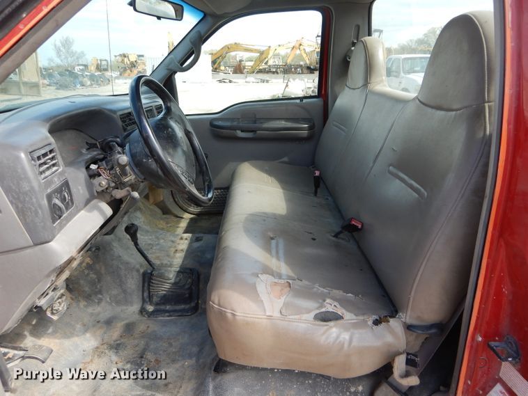 image for item DF3085 2001 Ford F350 Super Duty XL  pickup truck