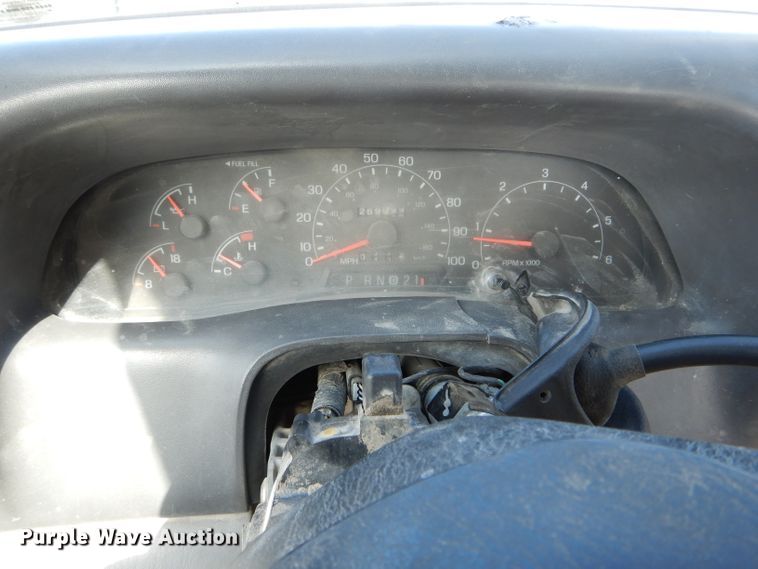 image for item DF3085 2001 Ford F350 Super Duty XL  pickup truck