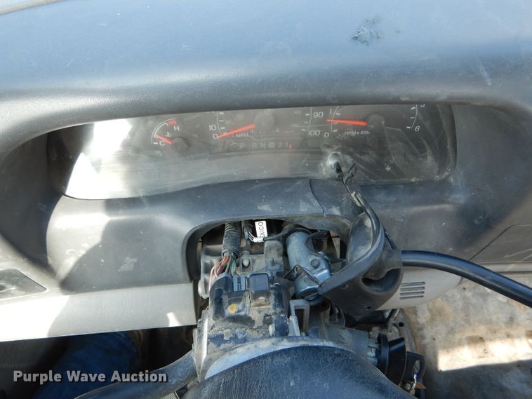 image for item DF3085 2001 Ford F350 Super Duty XL  pickup truck