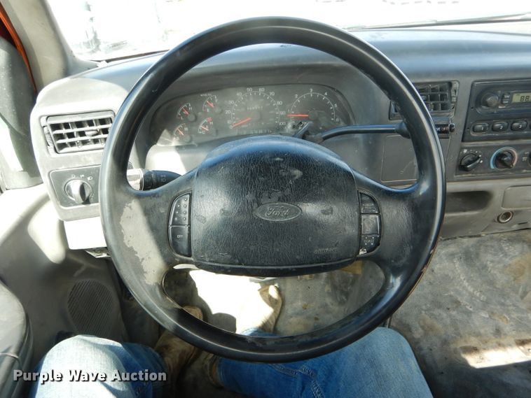 image for item DF3085 2001 Ford F350 Super Duty XL  pickup truck