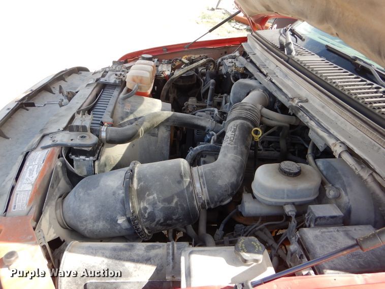 image for item DF3085 2001 Ford F350 Super Duty XL  pickup truck