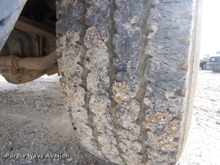 image for item DF3085 2001 Ford F350 Super Duty XL  pickup truck