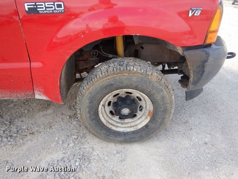 image for item DF3085 2001 Ford F350 Super Duty XL  pickup truck