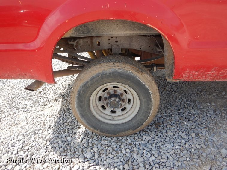 image for item DF3085 2001 Ford F350 Super Duty XL  pickup truck