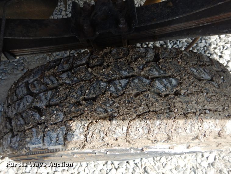 image for item DF3085 2001 Ford F350 Super Duty XL  pickup truck