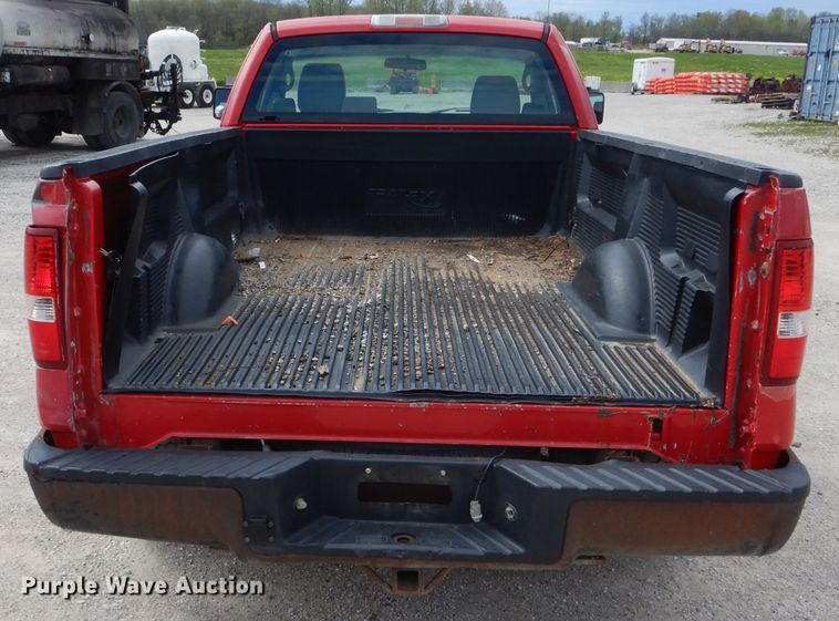 image for item DF3086 2006 Ford F150 XL  pickup truck