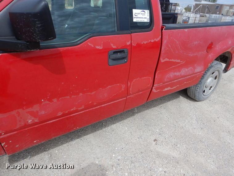 image for item DF3086 2006 Ford F150 XL  pickup truck