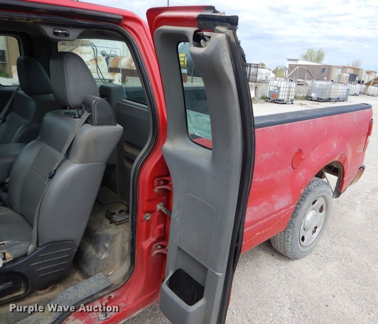 image for item DF3086 2006 Ford F150 XL  pickup truck