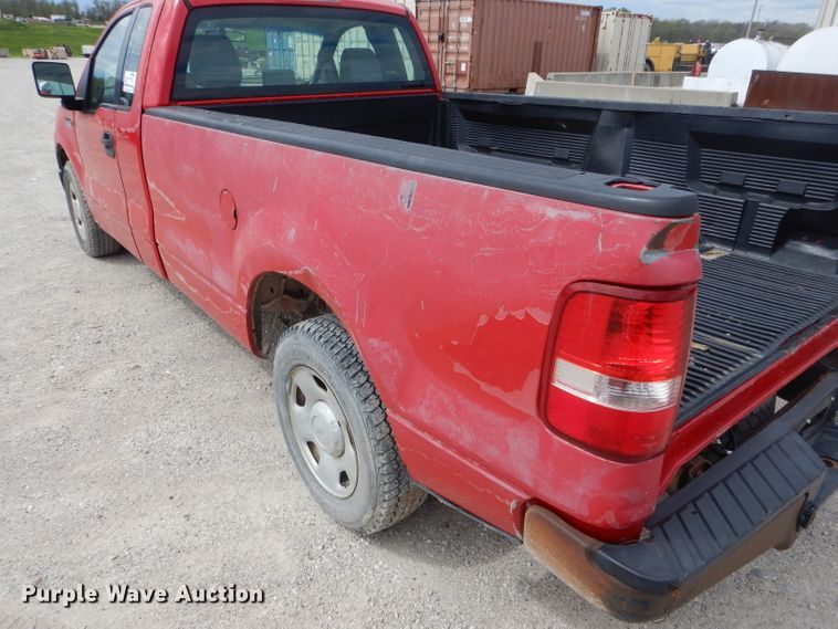 image for item DF3086 2006 Ford F150 XL  pickup truck