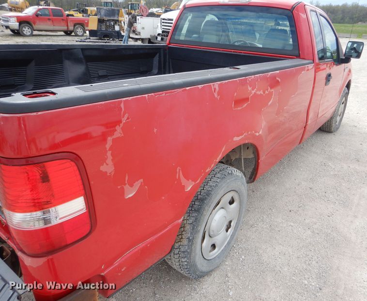 image for item DF3086 2006 Ford F150 XL  pickup truck