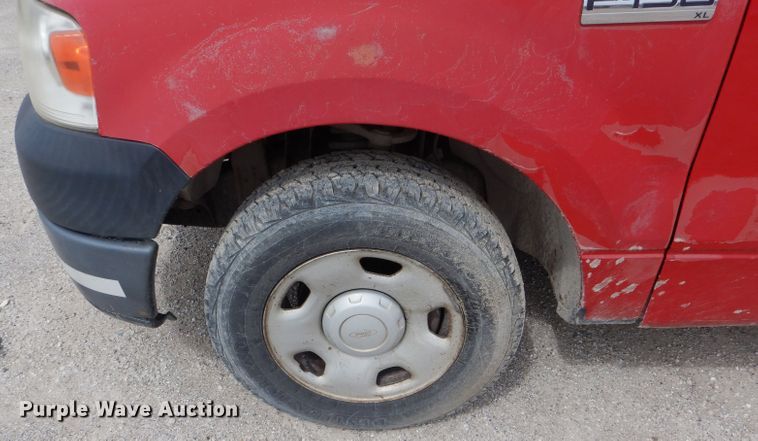 image for item DF3086 2006 Ford F150 XL  pickup truck