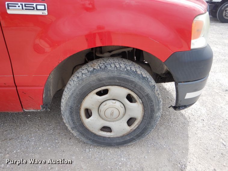 image for item DF3086 2006 Ford F150 XL  pickup truck