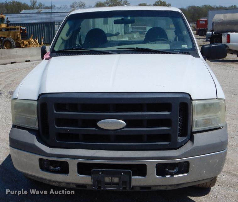 image for item DF3088 2005 Ford F250 Super Duty XL  pickup truck