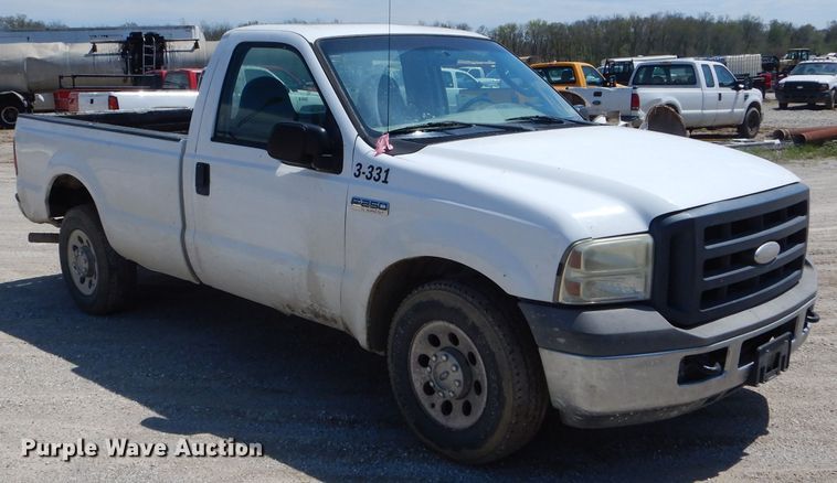 image for item DF3088 2005 Ford F250 Super Duty XL  pickup truck