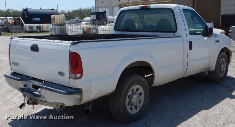 image for item DF3088 2005 Ford F250 Super Duty XL  pickup truck