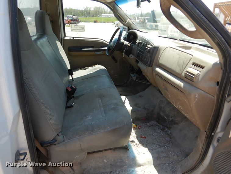 image for item DF3088 2005 Ford F250 Super Duty XL  pickup truck