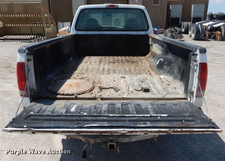 image for item DF3088 2005 Ford F250 Super Duty XL  pickup truck
