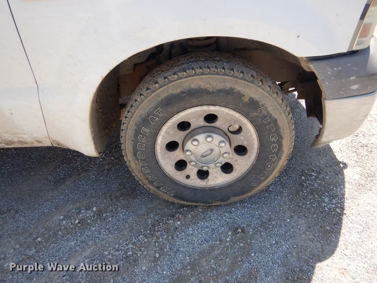 image for item DF3088 2005 Ford F250 Super Duty XL  pickup truck