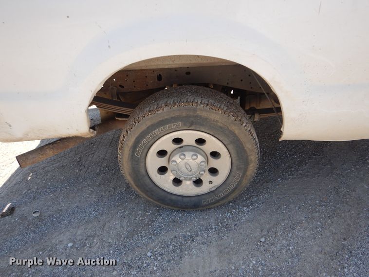 image for item DF3088 2005 Ford F250 Super Duty XL  pickup truck