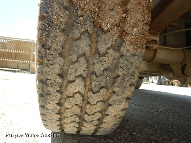 image for item DF3088 2005 Ford F250 Super Duty XL  pickup truck