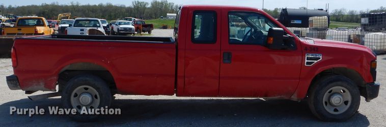 image for item DF3092 2009 Ford F350 Super Duty XL  SuperCab pickup truck