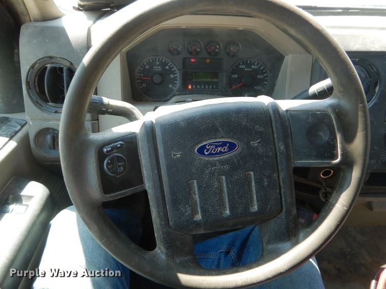 image for item DF3092 2009 Ford F350 Super Duty XL  SuperCab pickup truck