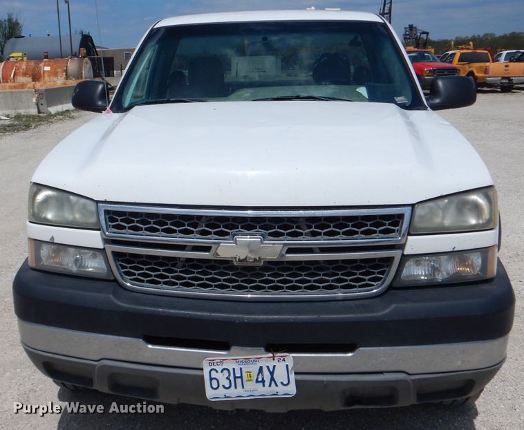 image for item DF3094 2005 Chevrolet Silverado 2500HD  pickup truck