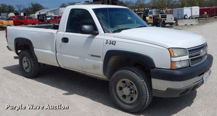 image for item DF3094 2005 Chevrolet Silverado 2500HD  pickup truck