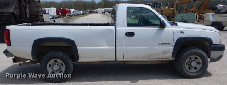 image for item DF3094 2005 Chevrolet Silverado 2500HD  pickup truck