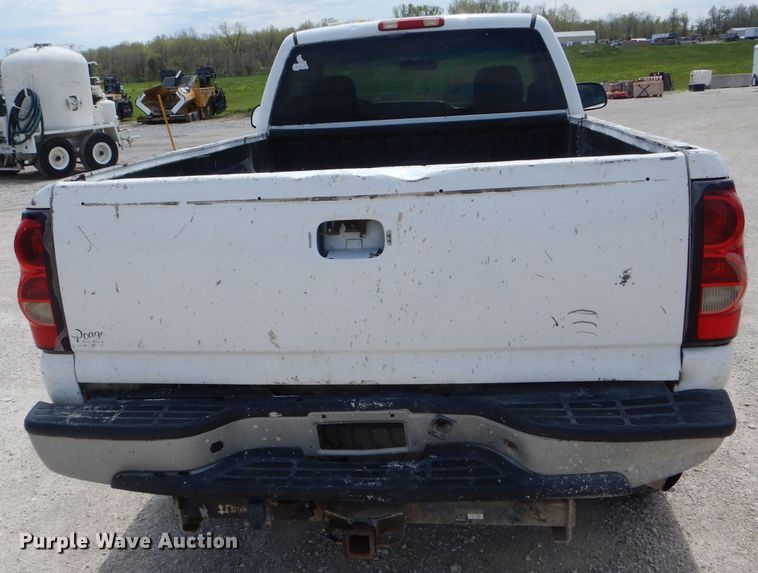 image for item DF3094 2005 Chevrolet Silverado 2500HD  pickup truck