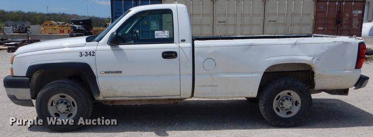 image for item DF3094 2005 Chevrolet Silverado 2500HD  pickup truck