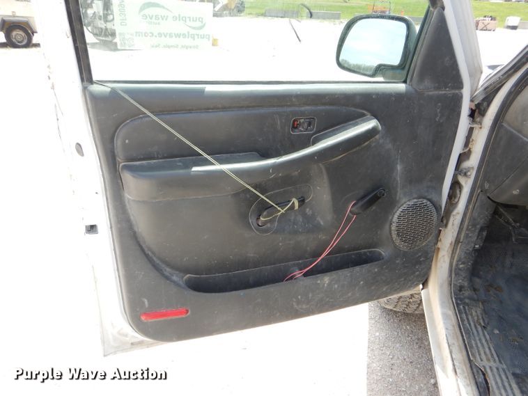 image for item DF3094 2005 Chevrolet Silverado 2500HD  pickup truck