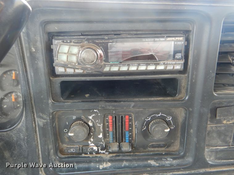 image for item DF3094 2005 Chevrolet Silverado 2500HD  pickup truck