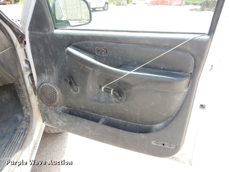 image for item DF3094 2005 Chevrolet Silverado 2500HD  pickup truck