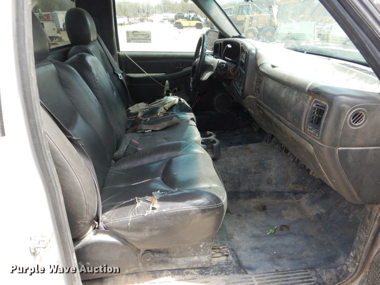 image for item DF3094 2005 Chevrolet Silverado 2500HD  pickup truck