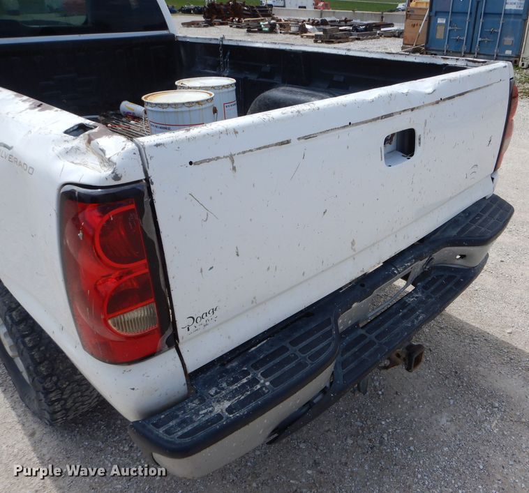 image for item DF3094 2005 Chevrolet Silverado 2500HD  pickup truck