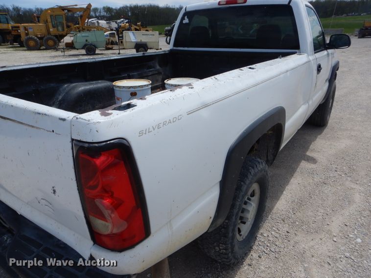 image for item DF3094 2005 Chevrolet Silverado 2500HD  pickup truck