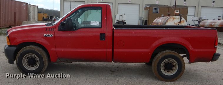 image for item DF3098 2004 Ford F250 Super Duty XL  pickup truck