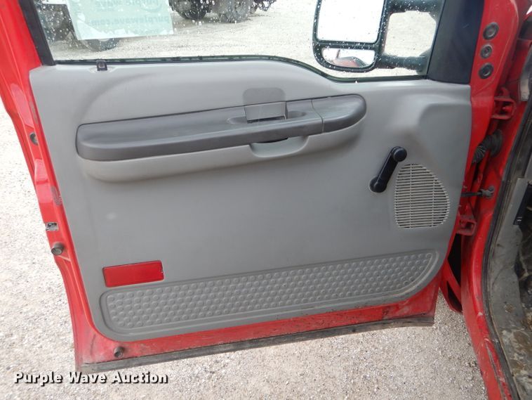 image for item DF3098 2004 Ford F250 Super Duty XL  pickup truck