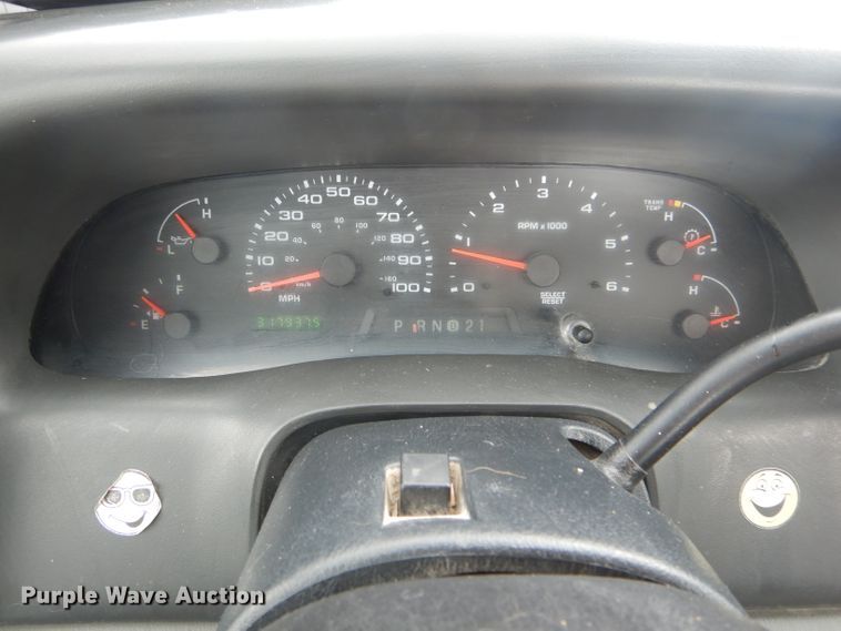 image for item DF3098 2004 Ford F250 Super Duty XL  pickup truck