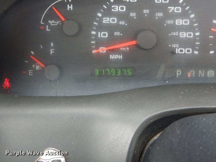 image for item DF3098 2004 Ford F250 Super Duty XL  pickup truck