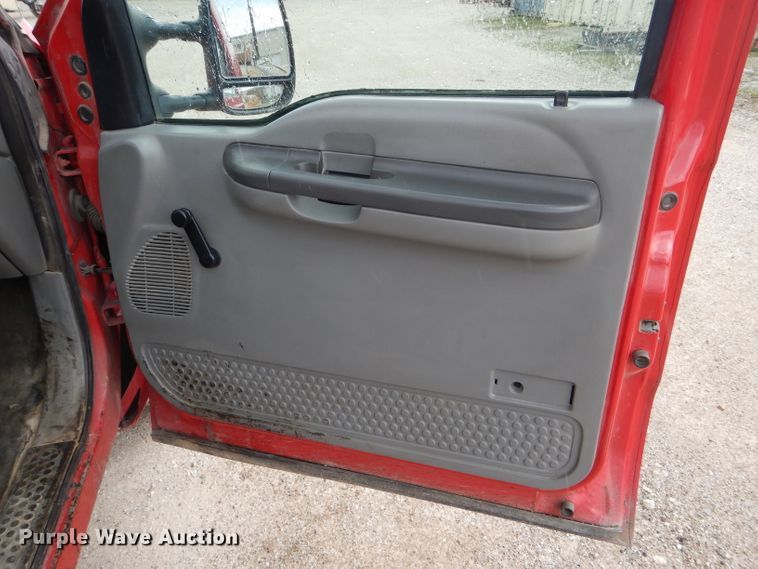 image for item DF3098 2004 Ford F250 Super Duty XL  pickup truck