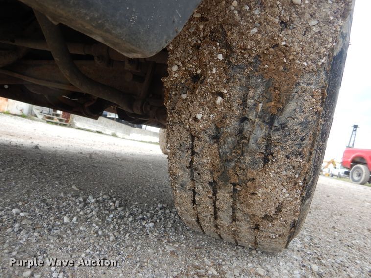 image for item DF3098 2004 Ford F250 Super Duty XL  pickup truck