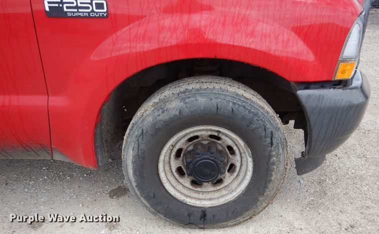 image for item DF3098 2004 Ford F250 Super Duty XL  pickup truck