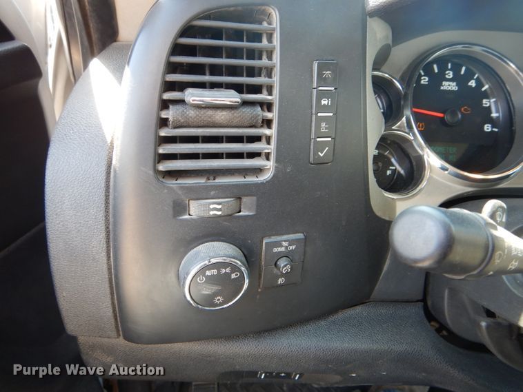 image for item DF3099 2008 Chevrolet Silverado 2500HD  Crew Cab pickup truck