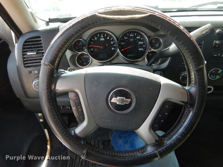 image for item DF3099 2008 Chevrolet Silverado 2500HD  Crew Cab pickup truck