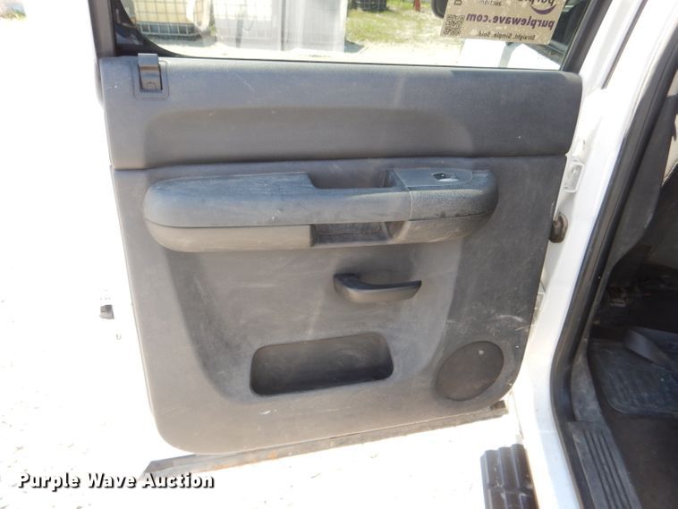 image for item DF3099 2008 Chevrolet Silverado 2500HD  Crew Cab pickup truck