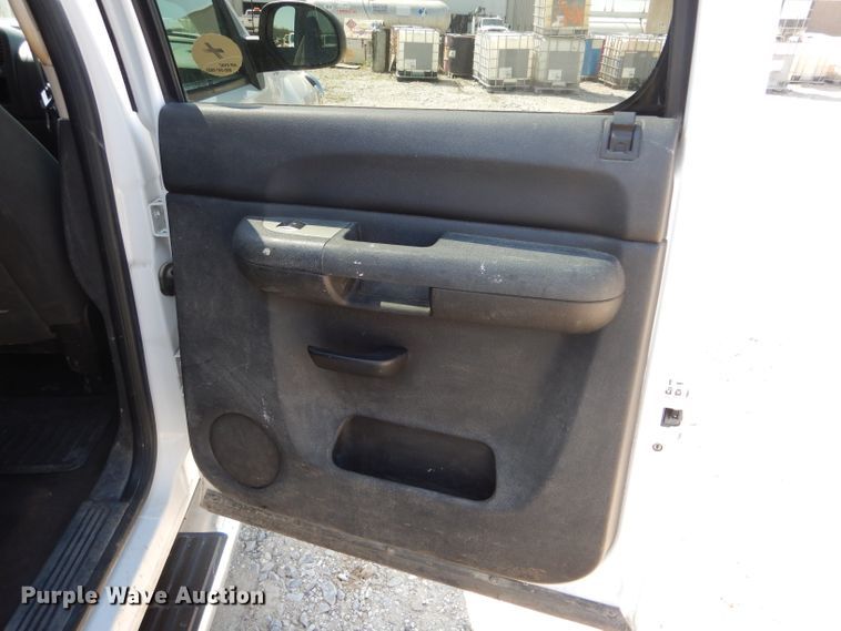 image for item DF3099 2008 Chevrolet Silverado 2500HD  Crew Cab pickup truck