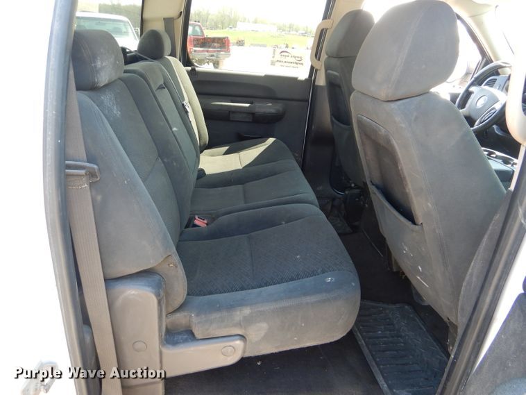 image for item DF3099 2008 Chevrolet Silverado 2500HD  Crew Cab pickup truck